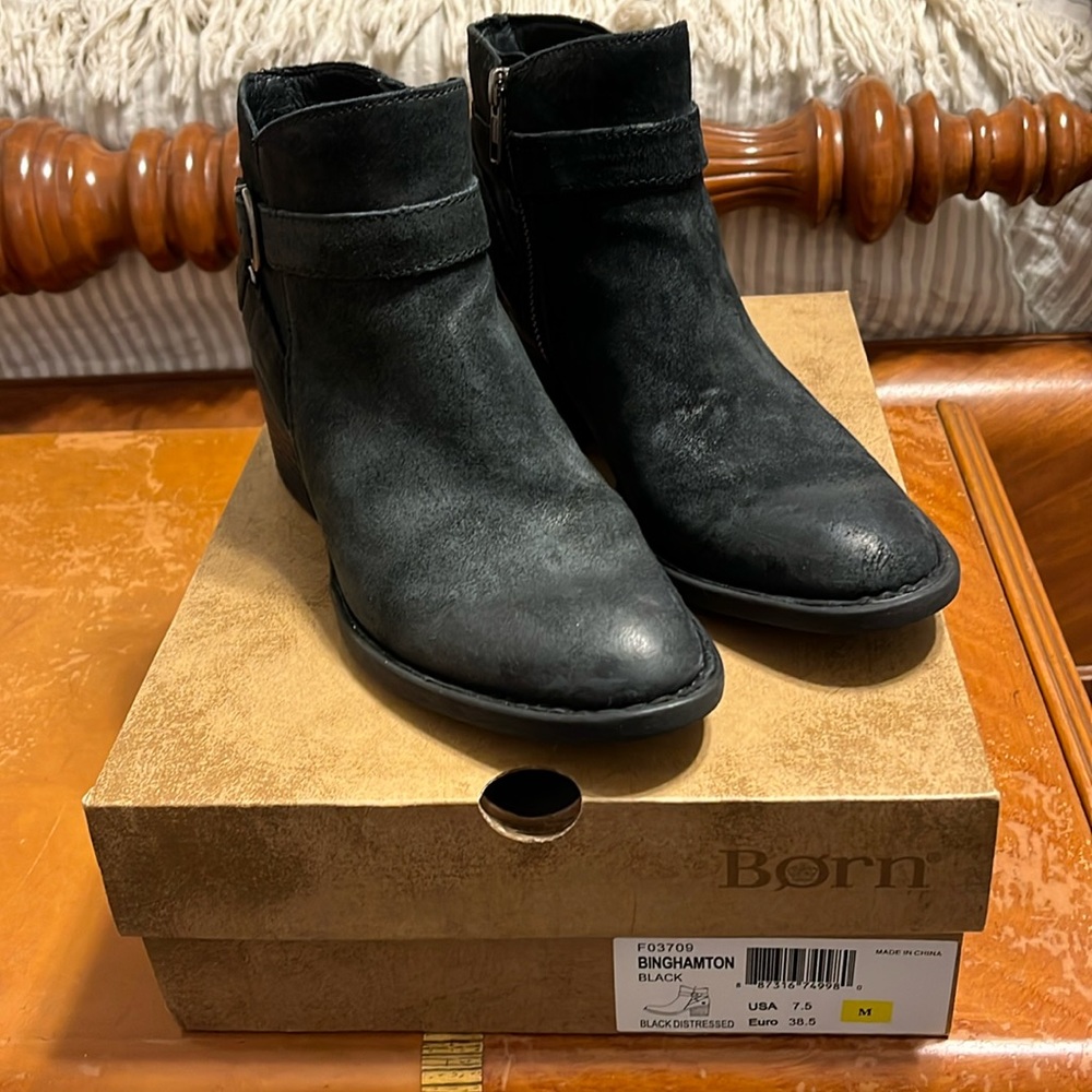 Born Binghamton Black Distressed Leather Suede Ankle Boots Size 7.5M